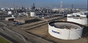 Vue aérienne de la raffinerie de Suncor à Edmonton.