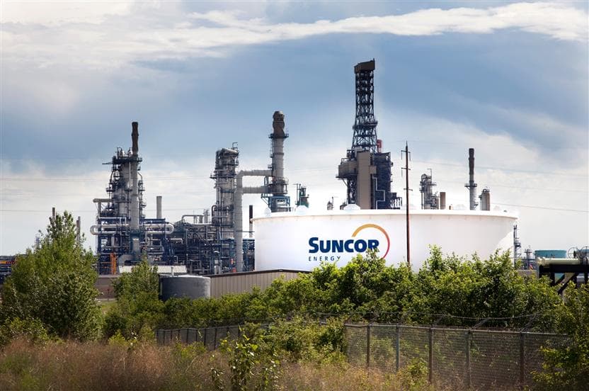 Vue aérienne de la raffinerie de Suncor à Edmonton.