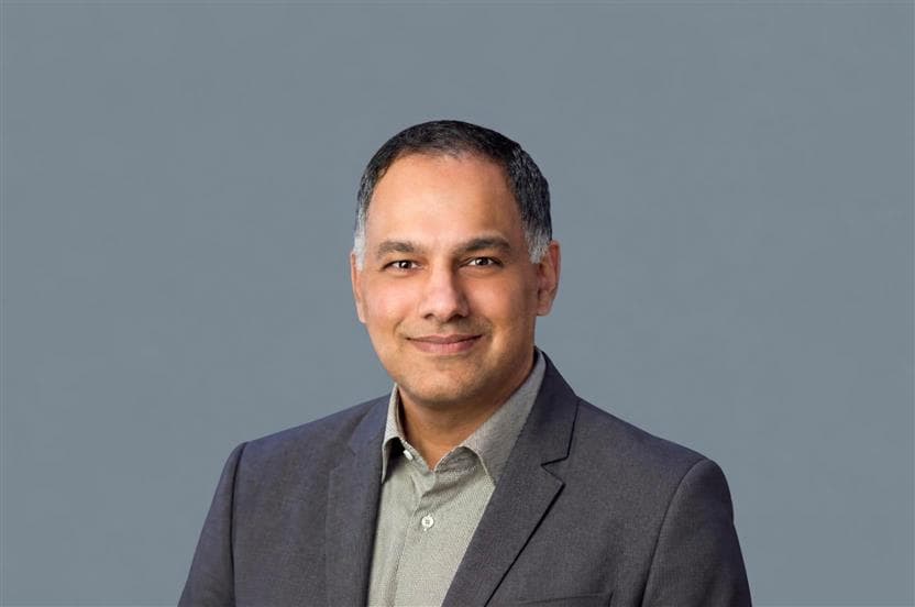 Ginni Sangha, Vice-président principal, Soutien commercial et opérationnel